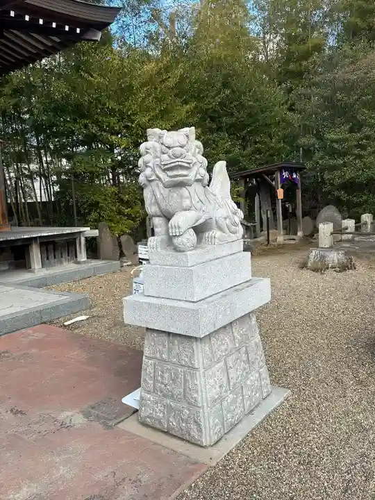 諏訪神社の狛犬