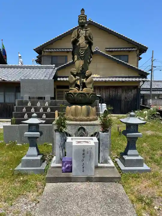 正覚寺の{uncategorized: "未分類", other: "その他", undefined: "問題あり", building: "その他建物", grave: "お墓", sacred_gate: "鳥居", guardian: "狛犬", statue: "像", buddha: "仏像", history: "歴史", nature: "自然", garden: "庭園", animal: "動物", pagoda: "塔", temizu: "手水舎", mountain_gate: "山門・神門", sanctuary: "本殿・本堂", subordinate: "末社・摂社", art: "芸術", scenery: "景色", jizo: "地蔵", ema: "絵馬", goshuin: "御朱印", omikuji: "おみくじ", items: "授与品その他", amulet: "お守り", goshuincho: "御朱印帳", eats: "食事", festival: "お祭り", votive_dance: "神楽", shichigosan: "七五三参", wedding: "結婚式", experience: "体験その他", initially: "初詣", around: "周辺", anti_infection: "感染症対策"}