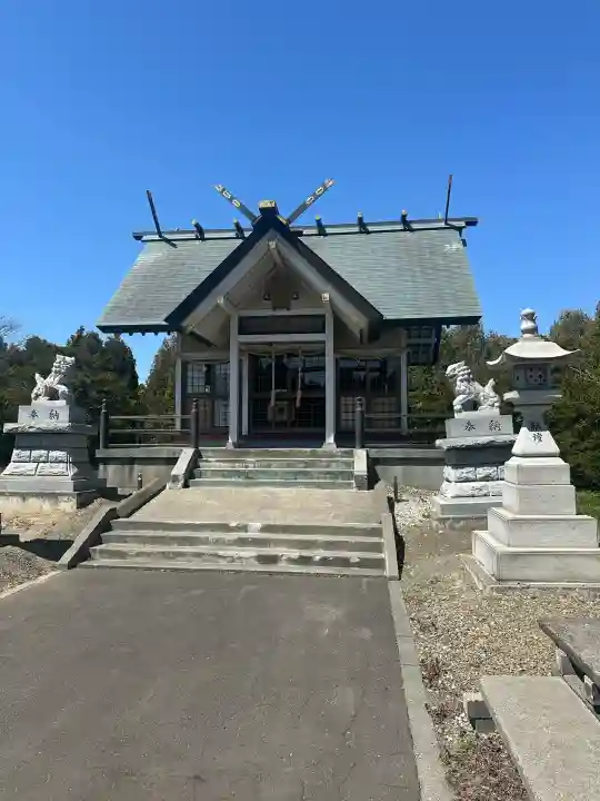 豊幌神社の{uncategorized: "未分類", other: "その他", undefined: "問題あり", building: "その他建物", grave: "お墓", sacred_gate: "鳥居", guardian: "狛犬", statue: "像", buddha: "仏像", history: "歴史", nature: "自然", garden: "庭園", animal: "動物", pagoda: "塔", temizu: "手水舎", mountain_gate: "山門・神門", sanctuary: "本殿・本堂", subordinate: "末社・摂社", art: "芸術", scenery: "景色", jizo: "地蔵", ema: "絵馬", goshuin: "御朱印", omikuji: "おみくじ", items: "授与品その他", amulet: "お守り", goshuincho: "御朱印帳", eats: "食事", festival: "お祭り", votive_dance: "神楽", shichigosan: "七五三参", wedding: "結婚式", experience: "体験その他", initially: "初詣", around: "周辺", anti_infection: "感染症対策"}