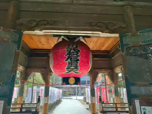 豊川閣　妙厳寺の山門・神門