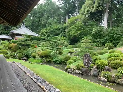 龍潭寺の庭園