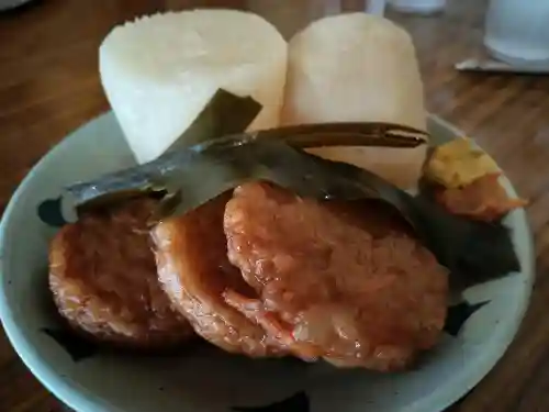 白笹稲荷神社の{uncategorized: "未分類", other: "その他", undefined: "問題あり", building: "その他建物", grave: "お墓", sacred_gate: "鳥居", guardian: "狛犬", statue: "像", buddha: "仏像", history: "歴史", nature: "自然", garden: "庭園", animal: "動物", pagoda: "塔", temizu: "手水舎", mountain_gate: "山門・神門", sanctuary: "本殿・本堂", subordinate: "末社・摂社", art: "芸術", scenery: "景色", jizo: "地蔵", ema: "絵馬", goshuin: "御朱印", omikuji: "おみくじ", items: "授与品その他", amulet: "お守り", goshuincho: "御朱印帳", eats: "食事", festival: "お祭り", votive_dance: "神楽", shichigosan: "七五三参", wedding: "結婚式", experience: "体験その他", initially: "初詣", around: "周辺", anti_infection: "感染症対策"}