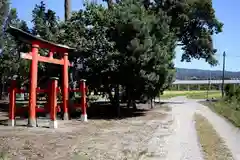 鶴野稲荷神社の鳥居