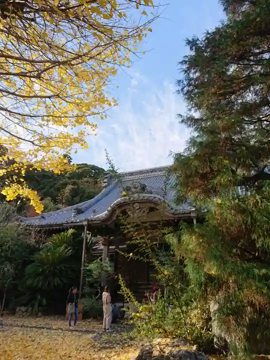 満勝寺の本殿・本堂