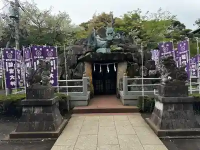 江島神社の{uncategorized: "未分類", other: "その他", undefined: "問題あり", building: "その他建物", grave: "お墓", sacred_gate: "鳥居", guardian: "狛犬", statue: "像", buddha: "仏像", history: "歴史", nature: "自然", garden: "庭園", animal: "動物", pagoda: "塔", temizu: "手水舎", mountain_gate: "山門・神門", sanctuary: "本殿・本堂", subordinate: "末社・摂社", art: "芸術", scenery: "景色", jizo: "地蔵", ema: "絵馬", goshuin: "御朱印", omikuji: "おみくじ", items: "授与品その他", amulet: "お守り", goshuincho: "御朱印帳", eats: "食事", festival: "お祭り", votive_dance: "神楽", shichigosan: "七五三参", wedding: "結婚式", experience: "体験その他", initially: "初詣", around: "周辺", anti_infection: "感染症対策"}