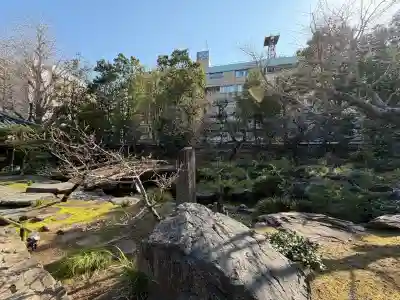 湯島天満宮の{uncategorized: "未分類", other: "その他", undefined: "問題あり", building: "その他建物", grave: "お墓", sacred_gate: "鳥居", guardian: "狛犬", statue: "像", buddha: "仏像", history: "歴史", nature: "自然", garden: "庭園", animal: "動物", pagoda: "塔", temizu: "手水舎", mountain_gate: "山門・神門", sanctuary: "本殿・本堂", subordinate: "末社・摂社", art: "芸術", scenery: "景色", jizo: "地蔵", ema: "絵馬", goshuin: "御朱印", omikuji: "おみくじ", items: "授与品その他", amulet: "お守り", goshuincho: "御朱印帳", eats: "食事", festival: "お祭り", votive_dance: "神楽", shichigosan: "七五三参", wedding: "結婚式", experience: "体験その他", initially: "初詣", around: "周辺", anti_infection: "感染症対策"}