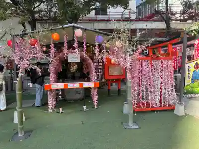 露天神社（お初天神）の{uncategorized: "未分類", other: "その他", undefined: "問題あり", building: "その他建物", grave: "お墓", sacred_gate: "鳥居", guardian: "狛犬", statue: "像", buddha: "仏像", history: "歴史", nature: "自然", garden: "庭園", animal: "動物", pagoda: "塔", temizu: "手水舎", mountain_gate: "山門・神門", sanctuary: "本殿・本堂", subordinate: "末社・摂社", art: "芸術", scenery: "景色", jizo: "地蔵", ema: "絵馬", goshuin: "御朱印", omikuji: "おみくじ", items: "授与品その他", amulet: "お守り", goshuincho: "御朱印帳", eats: "食事", festival: "お祭り", votive_dance: "神楽", shichigosan: "七五三参", wedding: "結婚式", experience: "体験その他", initially: "初詣", around: "周辺", anti_infection: "感染症対策"}