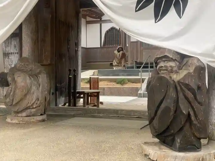 願成寺の{uncategorized: "未分類", other: "その他", undefined: "問題あり", building: "その他建物", grave: "お墓", sacred_gate: "鳥居", guardian: "狛犬", statue: "像", buddha: "仏像", history: "歴史", nature: "自然", garden: "庭園", animal: "動物", pagoda: "塔", temizu: "手水舎", mountain_gate: "山門・神門", sanctuary: "本殿・本堂", subordinate: "末社・摂社", art: "芸術", scenery: "景色", jizo: "地蔵", ema: "絵馬", goshuin: "御朱印", omikuji: "おみくじ", items: "授与品その他", amulet: "お守り", goshuincho: "御朱印帳", eats: "食事", festival: "お祭り", votive_dance: "神楽", shichigosan: "七五三参", wedding: "結婚式", experience: "体験その他", initially: "初詣", around: "周辺", anti_infection: "感染症対策"}