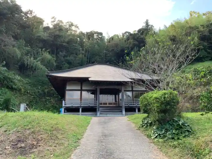 満蔵寺の本殿・本堂