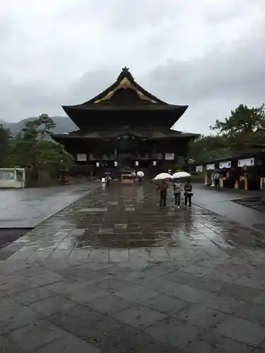 善光寺の本殿・本堂