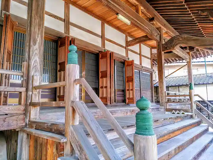 応春寺の本殿・本堂