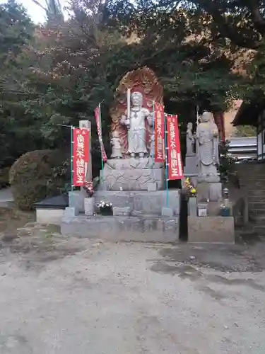 宝山寺の仏像