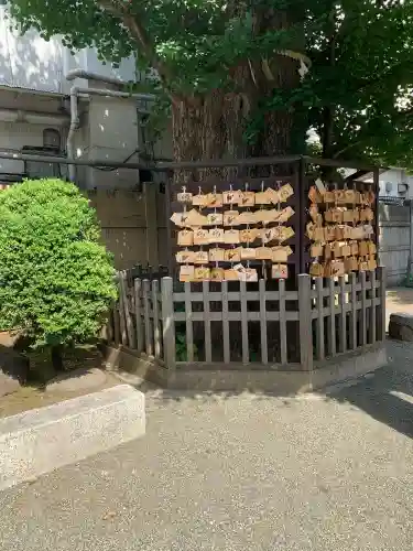 天祖神社の{uncategorized: "未分類", other: "その他", undefined: "問題あり", building: "その他建物", grave: "お墓", sacred_gate: "鳥居", guardian: "狛犬", statue: "像", buddha: "仏像", history: "歴史", nature: "自然", garden: "庭園", animal: "動物", pagoda: "塔", temizu: "手水舎", mountain_gate: "山門・神門", sanctuary: "本殿・本堂", subordinate: "末社・摂社", art: "芸術", scenery: "景色", jizo: "地蔵", ema: "絵馬", goshuin: "御朱印", omikuji: "おみくじ", items: "授与品その他", amulet: "お守り", goshuincho: "御朱印帳", eats: "食事", festival: "お祭り", votive_dance: "神楽", shichigosan: "七五三参", wedding: "結婚式", experience: "体験その他", initially: "初詣", around: "周辺", anti_infection: "感染症対策"}