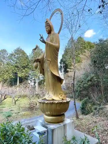 嶺南寺の仏像