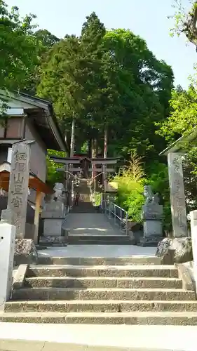 皇足穂命神社の鳥居