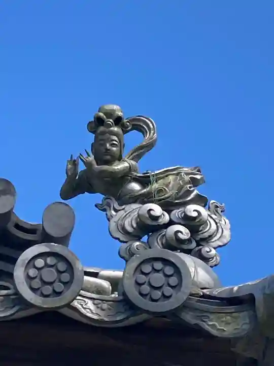 宝持院の山門・神門