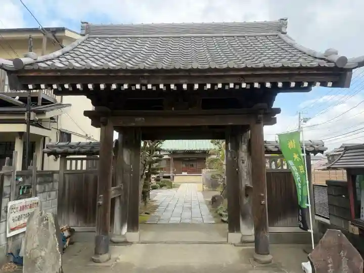 九品寺の{uncategorized: "未分類", other: "その他", undefined: "問題あり", building: "その他建物", grave: "お墓", sacred_gate: "鳥居", guardian: "狛犬", statue: "像", buddha: "仏像", history: "歴史", nature: "自然", garden: "庭園", animal: "動物", pagoda: "塔", temizu: "手水舎", mountain_gate: "山門・神門", sanctuary: "本殿・本堂", subordinate: "末社・摂社", art: "芸術", scenery: "景色", jizo: "地蔵", ema: "絵馬", goshuin: "御朱印", omikuji: "おみくじ", items: "授与品その他", amulet: "お守り", goshuincho: "御朱印帳", eats: "食事", festival: "お祭り", votive_dance: "神楽", shichigosan: "七五三参", wedding: "結婚式", experience: "体験その他", initially: "初詣", around: "周辺", anti_infection: "感染症対策"}