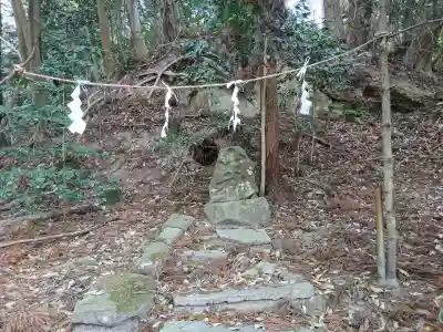 亀岡八幡宮の{uncategorized: "未分類", other: "その他", undefined: "問題あり", building: "その他建物", grave: "お墓", sacred_gate: "鳥居", guardian: "狛犬", statue: "像", buddha: "仏像", history: "歴史", nature: "自然", garden: "庭園", animal: "動物", pagoda: "塔", temizu: "手水舎", mountain_gate: "山門・神門", sanctuary: "本殿・本堂", subordinate: "末社・摂社", art: "芸術", scenery: "景色", jizo: "地蔵", ema: "絵馬", goshuin: "御朱印", omikuji: "おみくじ", items: "授与品その他", amulet: "お守り", goshuincho: "御朱印帳", eats: "食事", festival: "お祭り", votive_dance: "神楽", shichigosan: "七五三参", wedding: "結婚式", experience: "体験その他", initially: "初詣", around: "周辺", anti_infection: "感染症対策"}