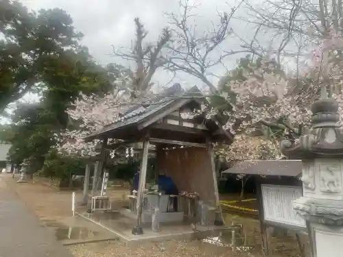 鎌数伊勢大神宮の{uncategorized: "未分類", other: "その他", undefined: "問題あり", building: "その他建物", grave: "お墓", sacred_gate: "鳥居", guardian: "狛犬", statue: "像", buddha: "仏像", history: "歴史", nature: "自然", garden: "庭園", animal: "動物", pagoda: "塔", temizu: "手水舎", mountain_gate: "山門・神門", sanctuary: "本殿・本堂", subordinate: "末社・摂社", art: "芸術", scenery: "景色", jizo: "地蔵", ema: "絵馬", goshuin: "御朱印", omikuji: "おみくじ", items: "授与品その他", amulet: "お守り", goshuincho: "御朱印帳", eats: "食事", festival: "お祭り", votive_dance: "神楽", shichigosan: "七五三参", wedding: "結婚式", experience: "体験その他", initially: "初詣", around: "周辺", anti_infection: "感染症対策"}