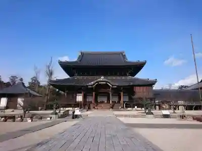 本山専修寺の本殿・本堂