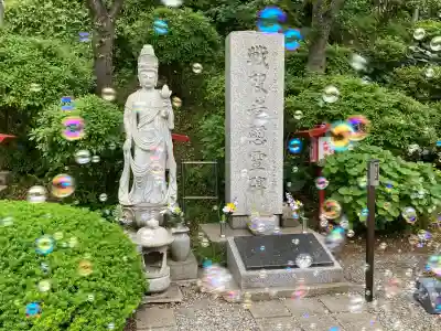 大船観音寺の{uncategorized: "未分類", other: "その他", undefined: "問題あり", building: "その他建物", grave: "お墓", sacred_gate: "鳥居", guardian: "狛犬", statue: "像", buddha: "仏像", history: "歴史", nature: "自然", garden: "庭園", animal: "動物", pagoda: "塔", temizu: "手水舎", mountain_gate: "山門・神門", sanctuary: "本殿・本堂", subordinate: "末社・摂社", art: "芸術", scenery: "景色", jizo: "地蔵", ema: "絵馬", goshuin: "御朱印", omikuji: "おみくじ", items: "授与品その他", amulet: "お守り", goshuincho: "御朱印帳", eats: "食事", festival: "お祭り", votive_dance: "神楽", shichigosan: "七五三参", wedding: "結婚式", experience: "体験その他", initially: "初詣", around: "周辺", anti_infection: "感染症対策"}