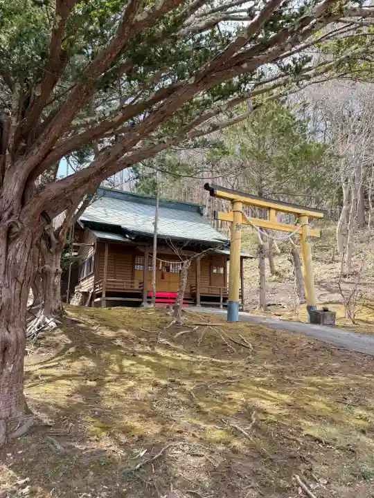 橡木山白木神社の{uncategorized: "未分類", other: "その他", undefined: "問題あり", building: "その他建物", grave: "お墓", sacred_gate: "鳥居", guardian: "狛犬", statue: "像", buddha: "仏像", history: "歴史", nature: "自然", garden: "庭園", animal: "動物", pagoda: "塔", temizu: "手水舎", mountain_gate: "山門・神門", sanctuary: "本殿・本堂", subordinate: "末社・摂社", art: "芸術", scenery: "景色", jizo: "地蔵", ema: "絵馬", goshuin: "御朱印", omikuji: "おみくじ", items: "授与品その他", amulet: "お守り", goshuincho: "御朱印帳", eats: "食事", festival: "お祭り", votive_dance: "神楽", shichigosan: "七五三参", wedding: "結婚式", experience: "体験その他", initially: "初詣", around: "周辺", anti_infection: "感染症対策"}