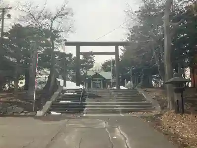 江別神社の{uncategorized: "未分類", other: "その他", undefined: "問題あり", building: "その他建物", grave: "お墓", sacred_gate: "鳥居", guardian: "狛犬", statue: "像", buddha: "仏像", history: "歴史", nature: "自然", garden: "庭園", animal: "動物", pagoda: "塔", temizu: "手水舎", mountain_gate: "山門・神門", sanctuary: "本殿・本堂", subordinate: "末社・摂社", art: "芸術", scenery: "景色", jizo: "地蔵", ema: "絵馬", goshuin: "御朱印", omikuji: "おみくじ", items: "授与品その他", amulet: "お守り", goshuincho: "御朱印帳", eats: "食事", festival: "お祭り", votive_dance: "神楽", shichigosan: "七五三参", wedding: "結婚式", experience: "体験その他", initially: "初詣", around: "周辺", anti_infection: "感染症対策"}