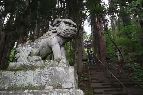 戸隠神社宝光社の狛犬