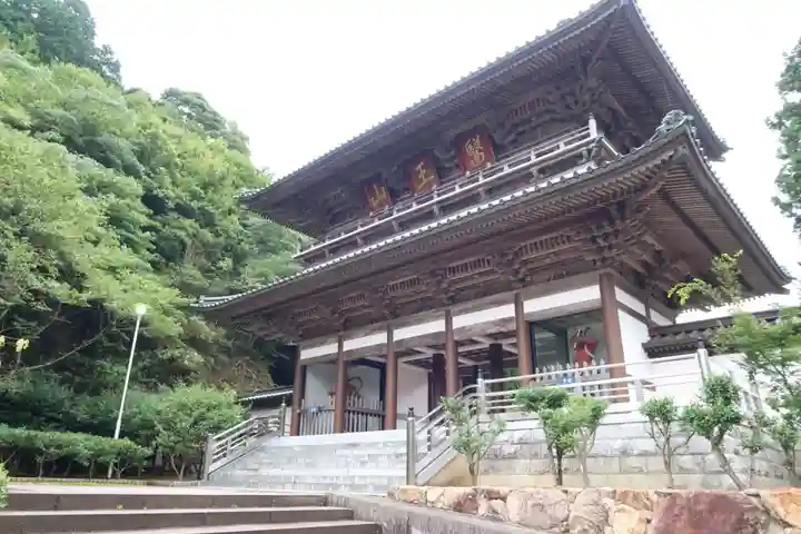 大窪寺の山門・神門