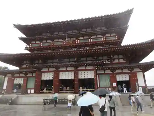 薬師寺の本殿