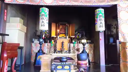 弥勒寺の本殿・本堂