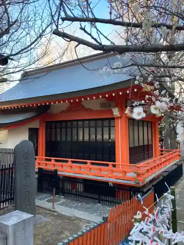 花園神社の本殿・本堂