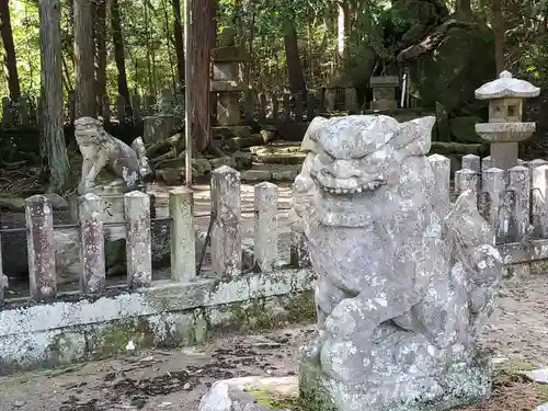 磐神社の狛犬