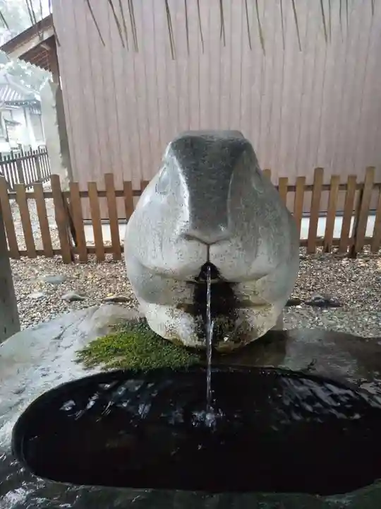 調神社の手水舎