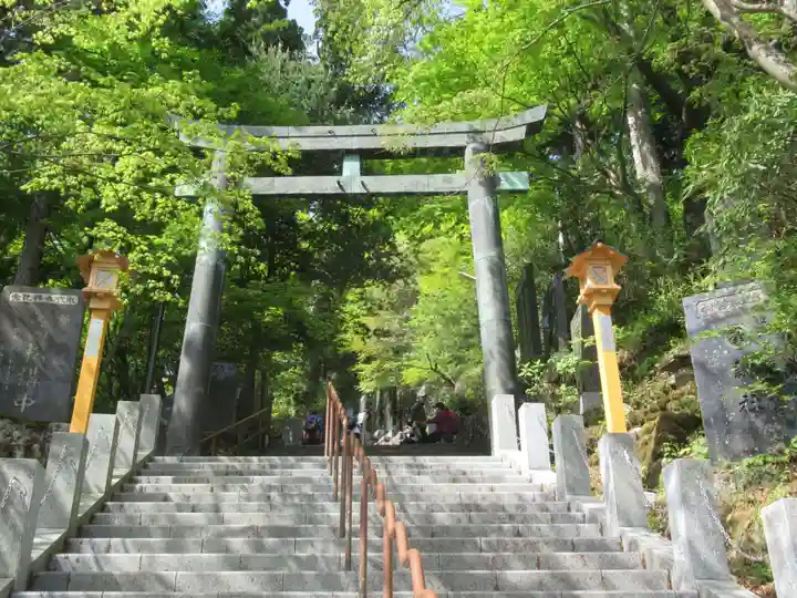 武蔵御嶽神社の鳥居