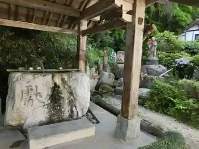 峯寺の手水舎