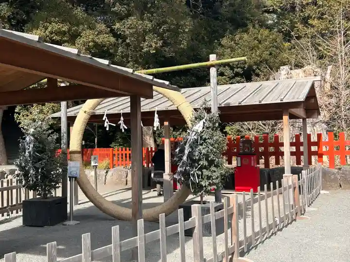 鶴岡八幡宮の{uncategorized: "未分類", other: "その他", undefined: "問題あり", building: "その他建物", grave: "お墓", sacred_gate: "鳥居", guardian: "狛犬", statue: "像", buddha: "仏像", history: "歴史", nature: "自然", garden: "庭園", animal: "動物", pagoda: "塔", temizu: "手水舎", mountain_gate: "山門・神門", sanctuary: "本殿・本堂", subordinate: "末社・摂社", art: "芸術", scenery: "景色", jizo: "地蔵", ema: "絵馬", goshuin: "御朱印", omikuji: "おみくじ", items: "授与品その他", amulet: "お守り", goshuincho: "御朱印帳", eats: "食事", festival: "お祭り", votive_dance: "神楽", shichigosan: "七五三参", wedding: "結婚式", experience: "体験その他", initially: "初詣", around: "周辺", anti_infection: "感染症対策"}