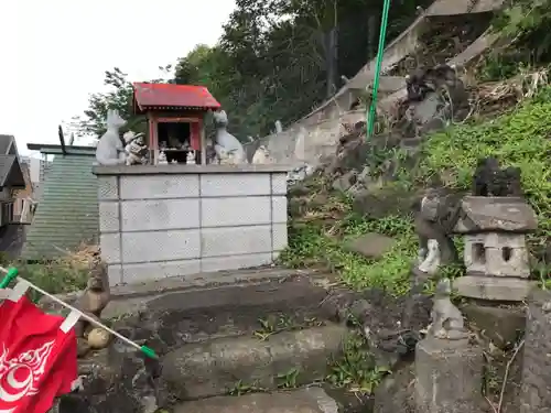西森稲荷大明神の末社・摂社