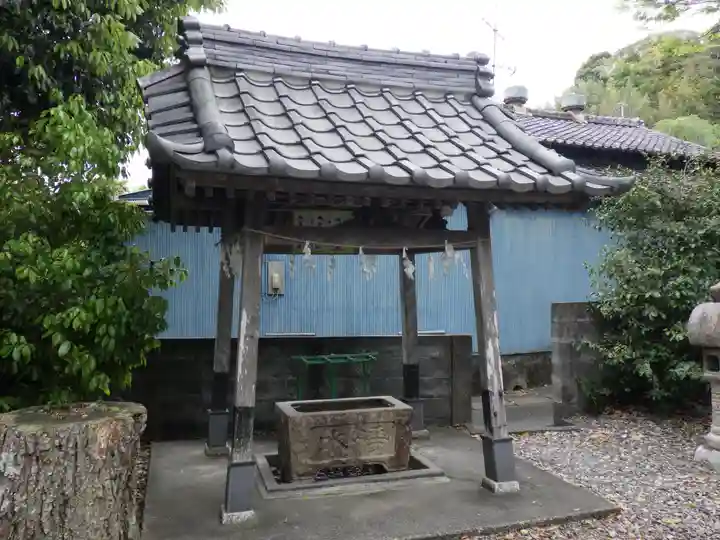津島神社の手水舎