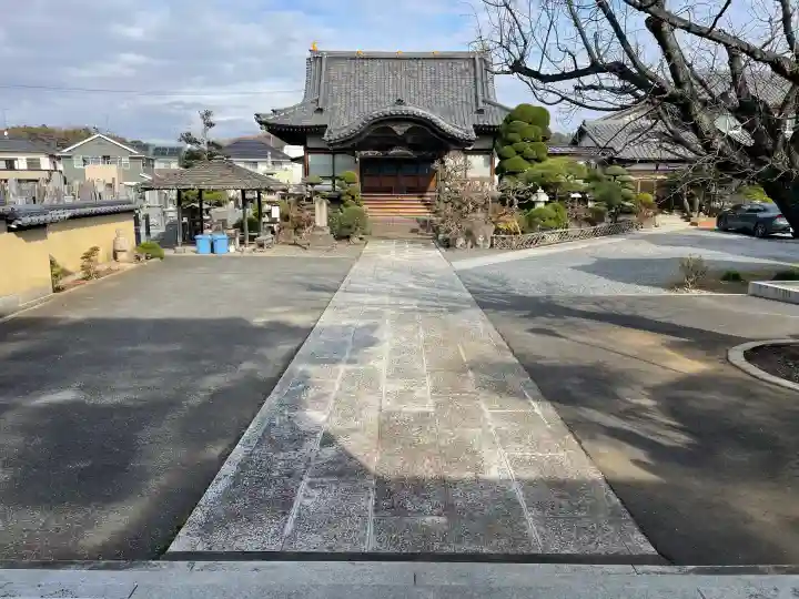 眞隆寺の{uncategorized: "未分類", other: "その他", undefined: "問題あり", building: "その他建物", grave: "お墓", sacred_gate: "鳥居", guardian: "狛犬", statue: "像", buddha: "仏像", history: "歴史", nature: "自然", garden: "庭園", animal: "動物", pagoda: "塔", temizu: "手水舎", mountain_gate: "山門・神門", sanctuary: "本殿・本堂", subordinate: "末社・摂社", art: "芸術", scenery: "景色", jizo: "地蔵", ema: "絵馬", goshuin: "御朱印", omikuji: "おみくじ", items: "授与品その他", amulet: "お守り", goshuincho: "御朱印帳", eats: "食事", festival: "お祭り", votive_dance: "神楽", shichigosan: "七五三参", wedding: "結婚式", experience: "体験その他", initially: "初詣", around: "周辺", anti_infection: "感染症対策"}