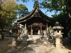 神明社の本殿