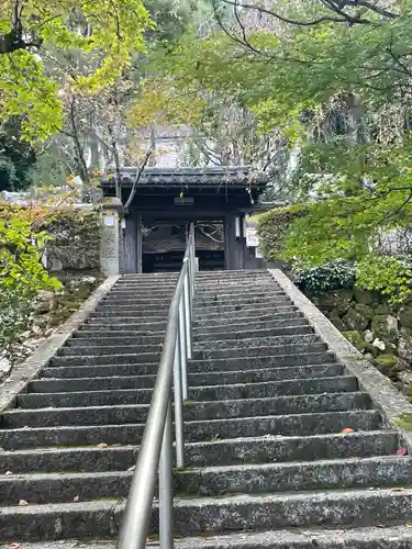 岩屋寺の山門