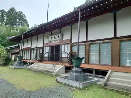 医光寺の本殿