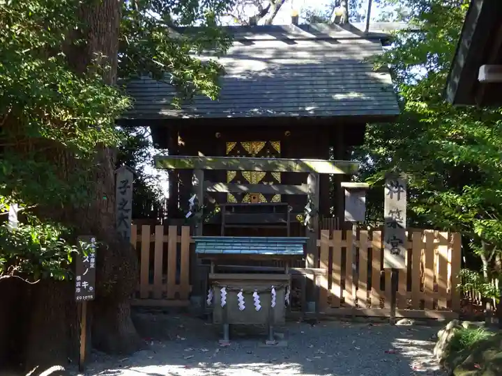 伊勢山皇大神宮の末社・摂社