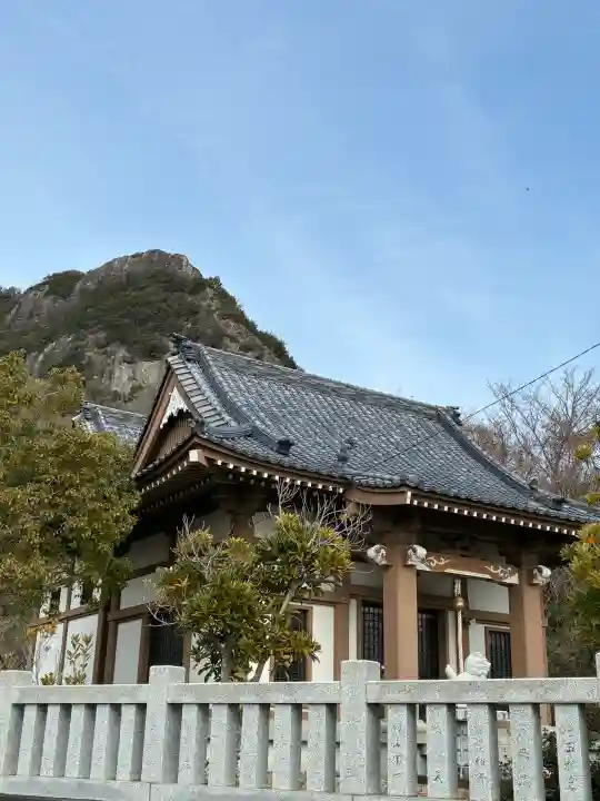 白髭神社の{uncategorized: "未分類", other: "その他", undefined: "問題あり", building: "その他建物", grave: "お墓", sacred_gate: "鳥居", guardian: "狛犬", statue: "像", buddha: "仏像", history: "歴史", nature: "自然", garden: "庭園", animal: "動物", pagoda: "塔", temizu: "手水舎", mountain_gate: "山門・神門", sanctuary: "本殿・本堂", subordinate: "末社・摂社", art: "芸術", scenery: "景色", jizo: "地蔵", ema: "絵馬", goshuin: "御朱印", omikuji: "おみくじ", items: "授与品その他", amulet: "お守り", goshuincho: "御朱印帳", eats: "食事", festival: "お祭り", votive_dance: "神楽", shichigosan: "七五三参", wedding: "結婚式", experience: "体験その他", initially: "初詣", around: "周辺", anti_infection: "感染症対策"}