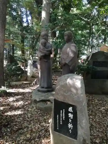 駒木諏訪神社の像