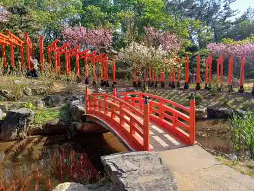 高山稲荷神社の庭園