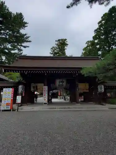 建部大社の山門・神門