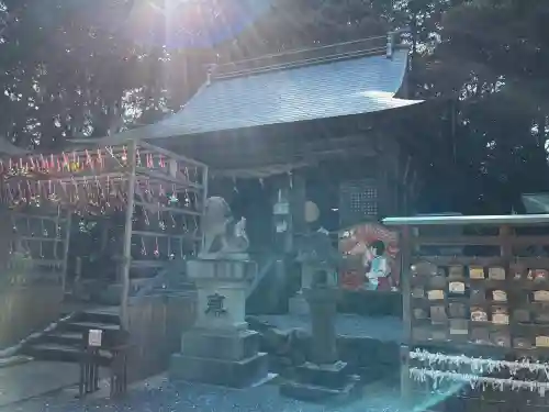 草薙神社の{uncategorized: "未分類", other: "その他", undefined: "問題あり", building: "その他建物", grave: "お墓", sacred_gate: "鳥居", guardian: "狛犬", statue: "像", buddha: "仏像", history: "歴史", nature: "自然", garden: "庭園", animal: "動物", pagoda: "塔", temizu: "手水舎", mountain_gate: "山門・神門", sanctuary: "本殿・本堂", subordinate: "末社・摂社", art: "芸術", scenery: "景色", jizo: "地蔵", ema: "絵馬", goshuin: "御朱印", omikuji: "おみくじ", items: "授与品その他", amulet: "お守り", goshuincho: "御朱印帳", eats: "食事", festival: "お祭り", votive_dance: "神楽", shichigosan: "七五三参", wedding: "結婚式", experience: "体験その他", initially: "初詣", around: "周辺", anti_infection: "感染症対策"}