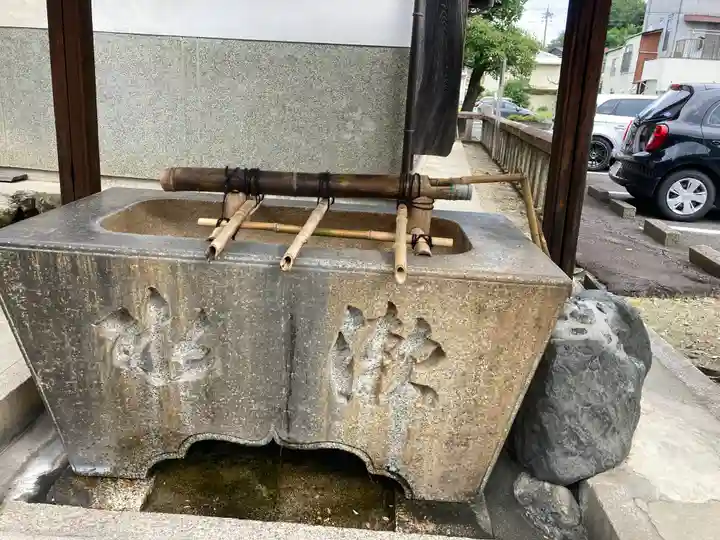新羅神社の手水舎